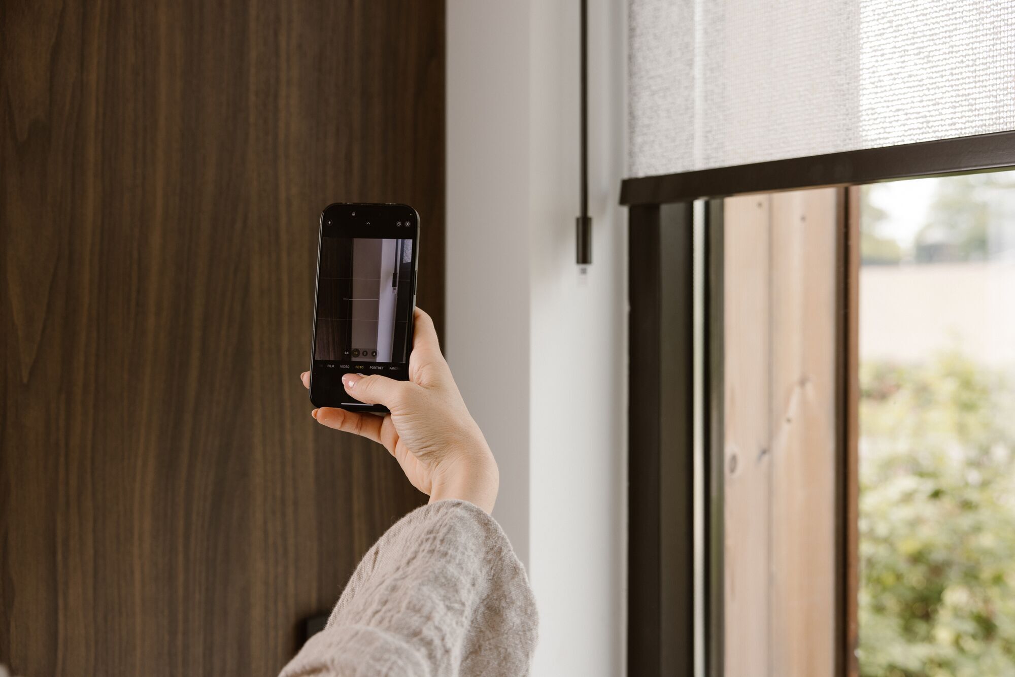 Motorized window shades smart home